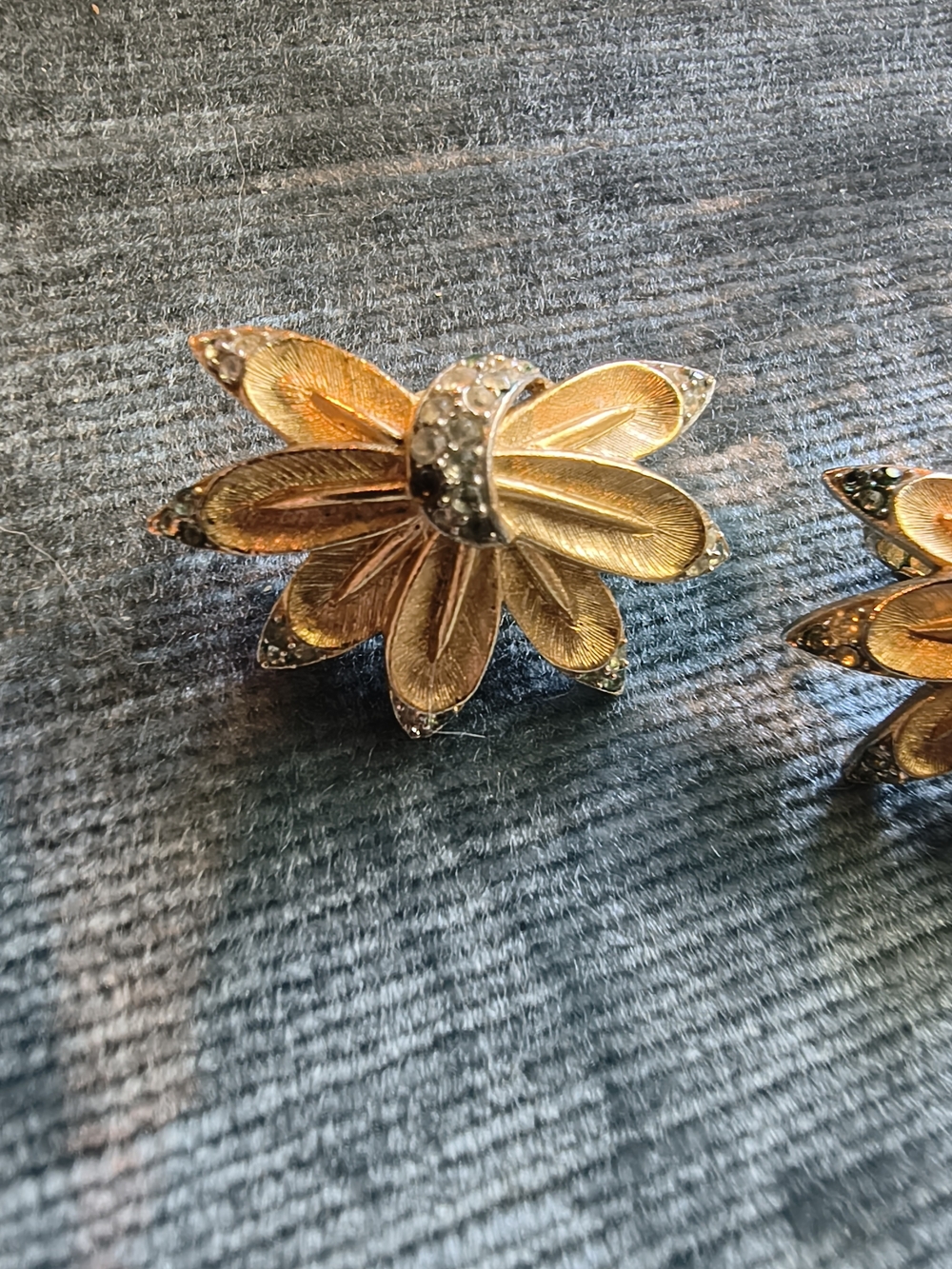 Trifari Vintage Gold Plated Orange Enamel Floral Clip-On Earrings with Gold Trim - Picture 3 of 12